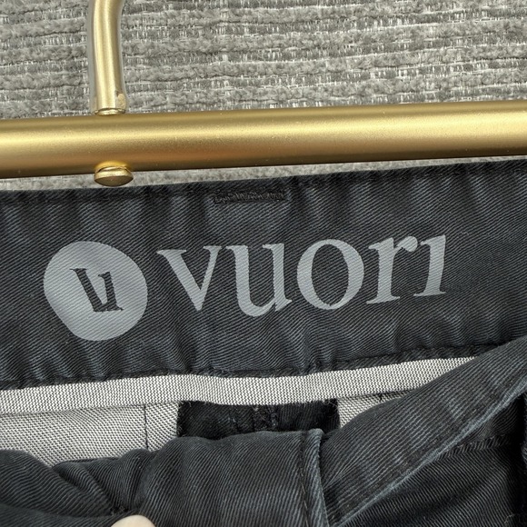Vuori Pants Mens Medium Black Performance Chino Jogger Style Athletic Travel - Picture 8 of 12